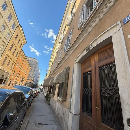 Nuvola Bianca * Triest